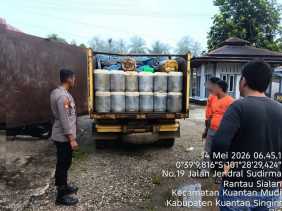 Polres Kuansing Amankan Dump Truck Muat 180 Jerigen Solar Ilegal