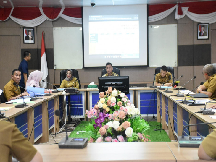 Bupati Kampar Pimpin Ekspose Pendapatan Asli Daerah (PAD) dalam Penyusunan APBD 2025