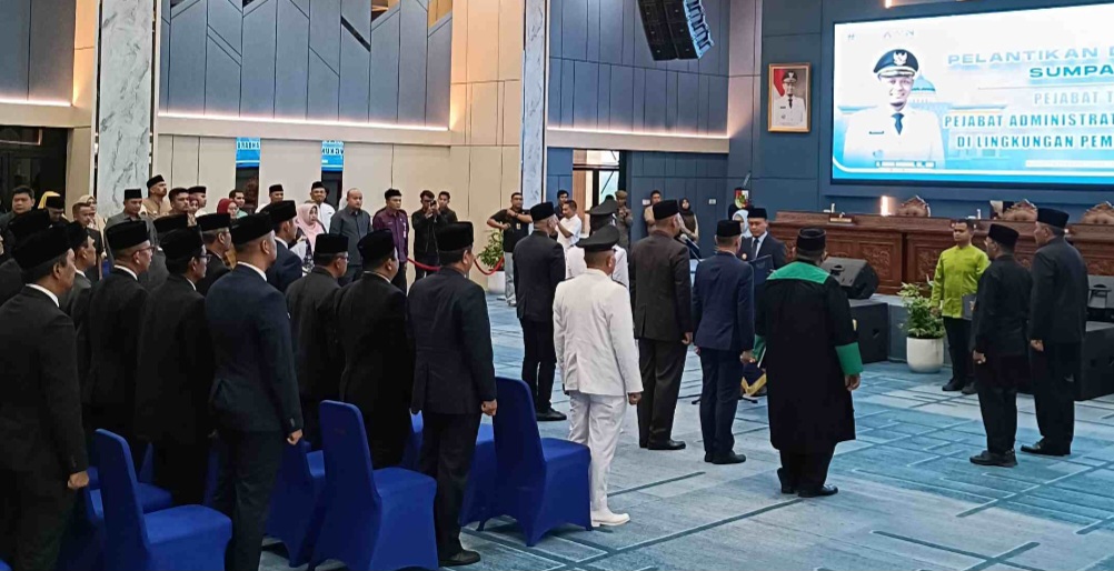 Wako Agung Lantik 29 Pejabat Pemko Pekanbaru