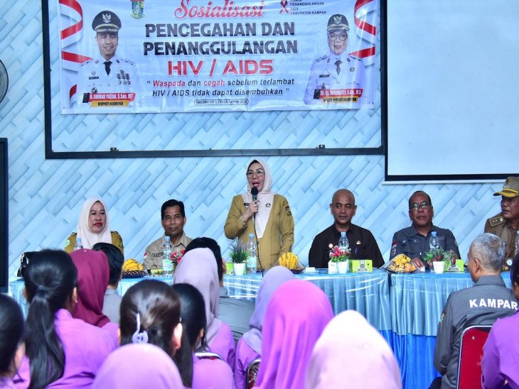 Demi pencegahan HIV AIDS, Wakil bupati hadiri dan membuka secara resmi sosialisasi pencegahan dan penanggulangan hiv aids di SMK N 1 Tapung
