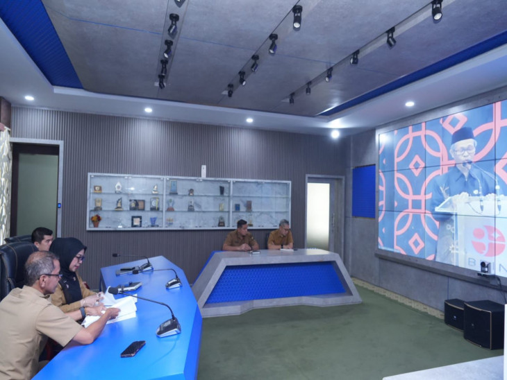 Bersama Badan Riset dan BRIN, Wakil Bupati Kampar Ikuti Zoom Meeting Indeks Daya Saing Daerah 2025