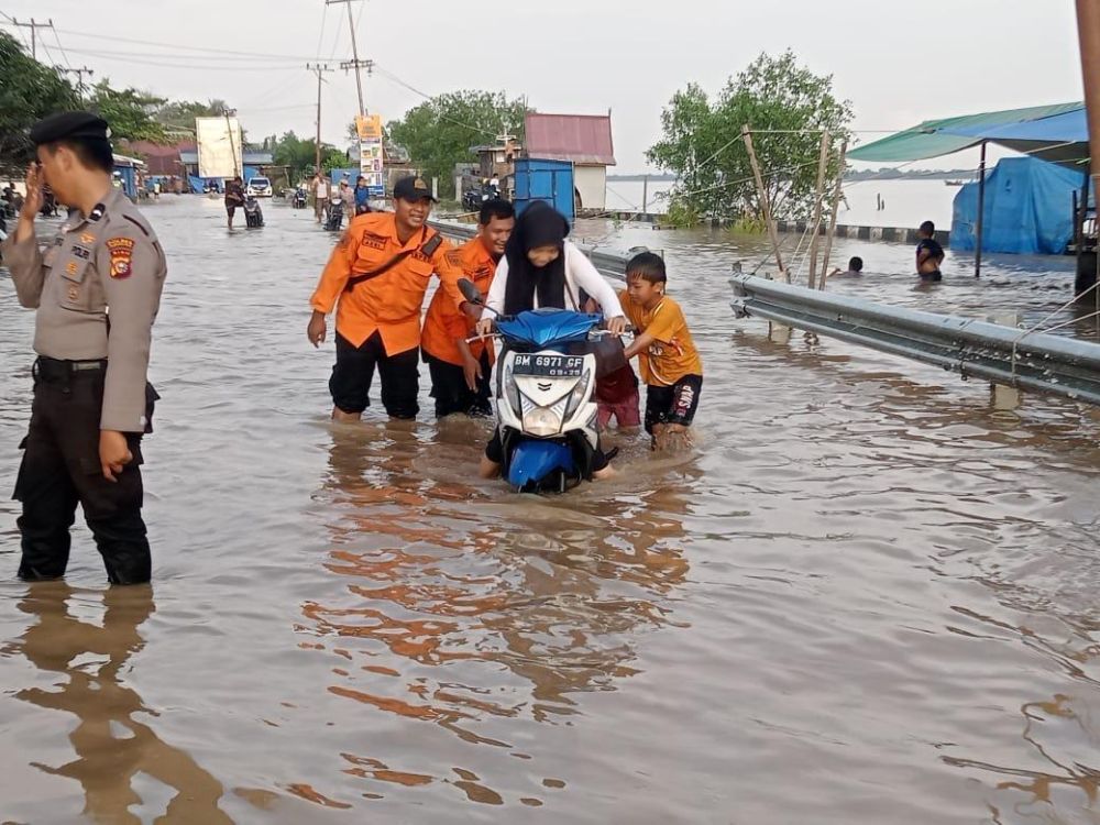 Curah Hujan Tinggi, Inhil Kembali Dilanda Banjir Rob