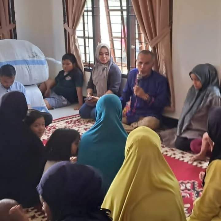 Bahas BPJS Kesehatan, Nofrizal Silaturahmi dengan Warga Perum Fajar 4 Kelurahan Umban Sari