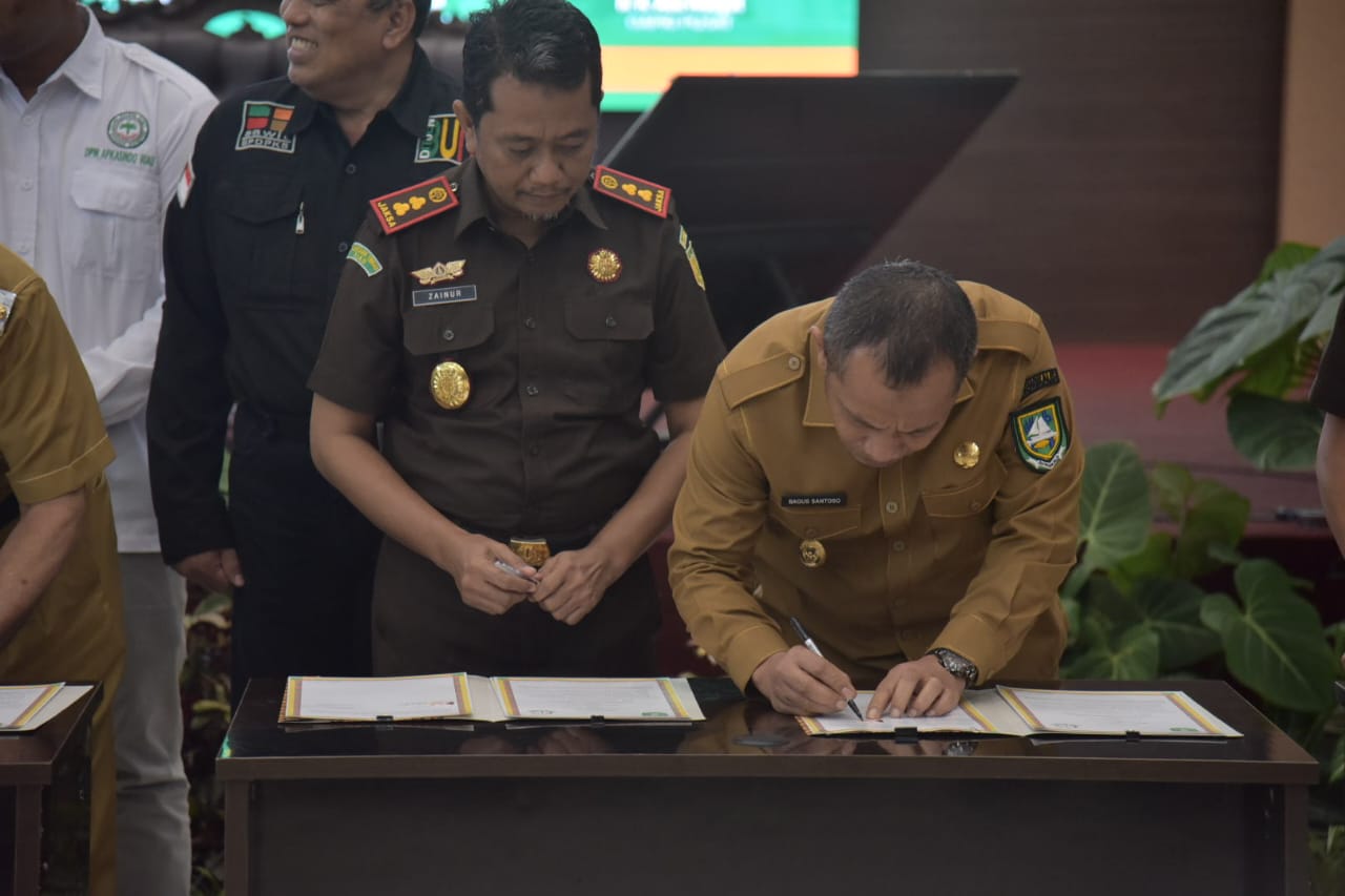 Wakil Bupati Bagus Santoso Teken MoU Jaga Zona Pertanian, Perekonomian dan Perindustrian