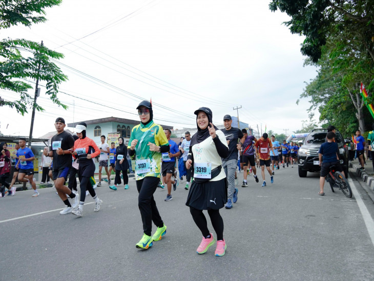 Plt. Ketua Dharma Wanita Persatuan Kabupaten Kampar ikuti Fun Run bersama Ribuan Masyarakat Kampar