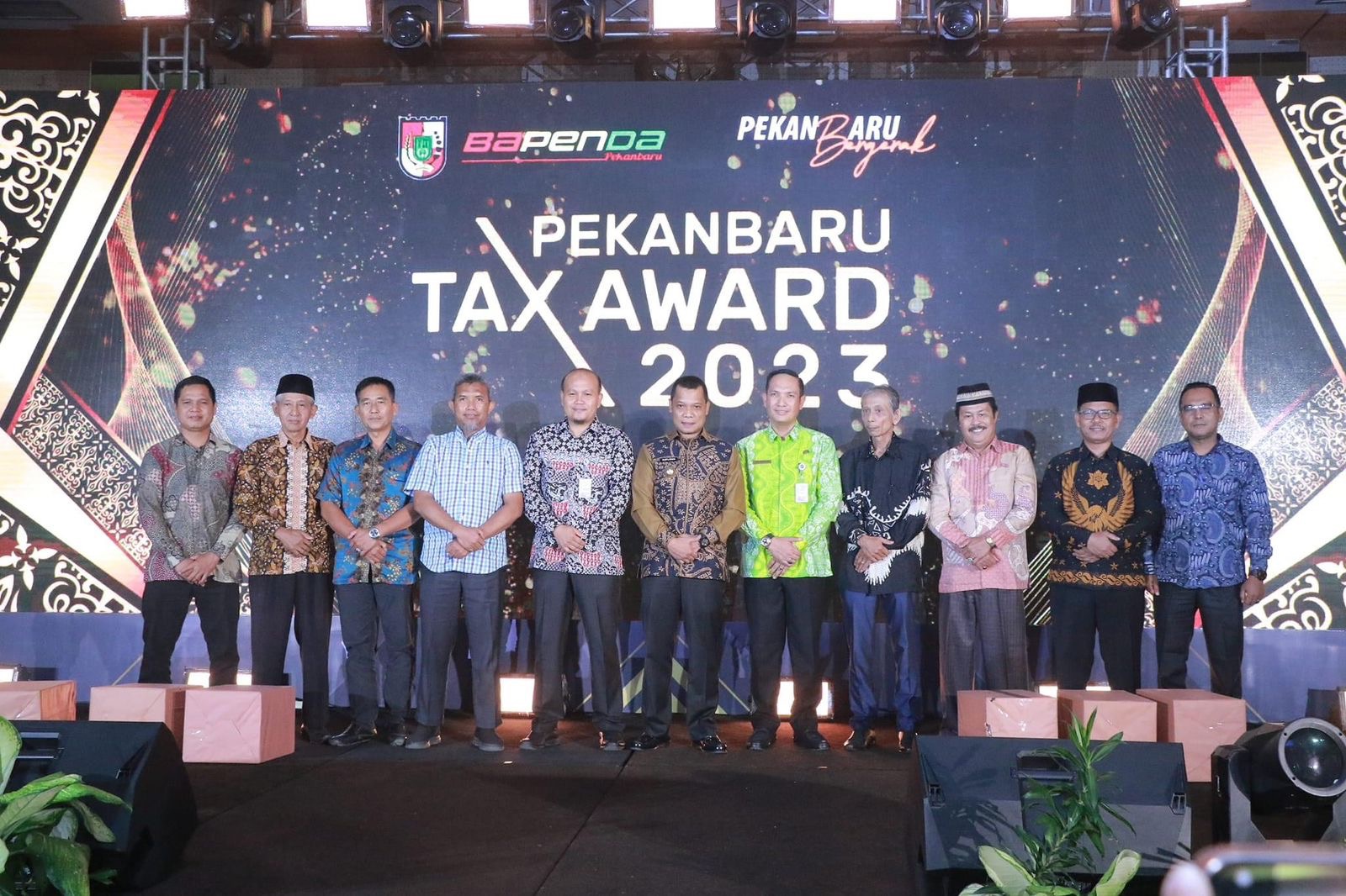 35 Wajib Pajak, Lurah Delima, dan 8 RW Terima Penghargaan Pekanbaru Tax Award