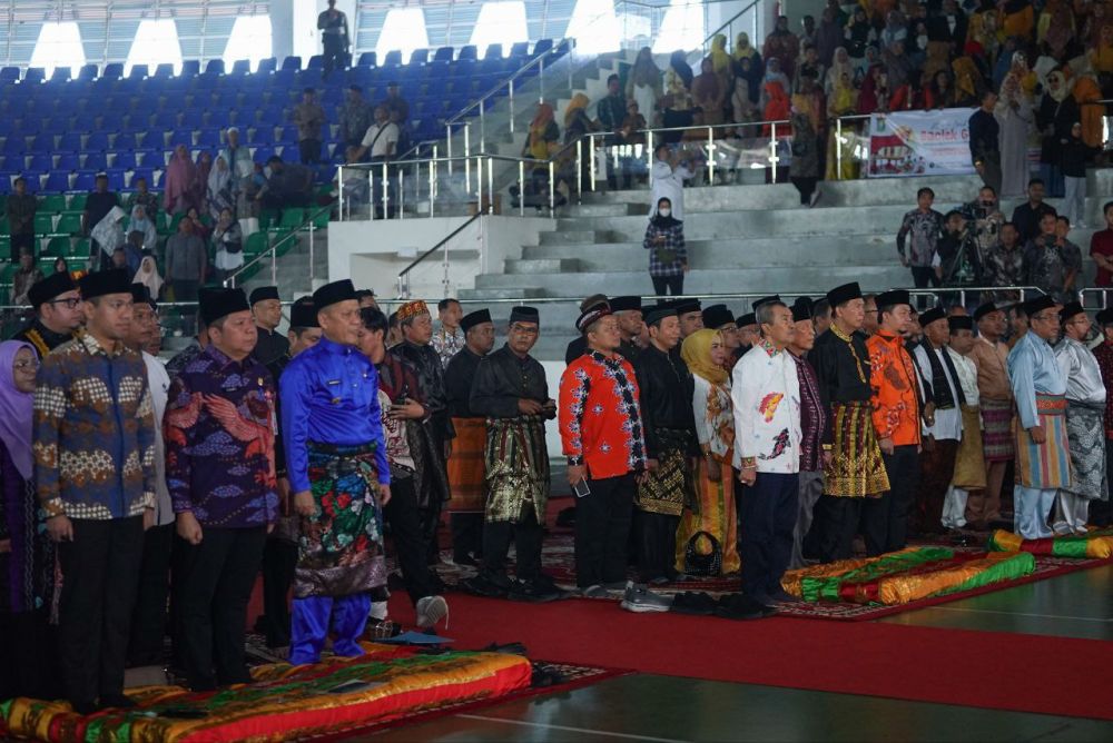 Perayaan Bagholek Godang 2024, Puluhan Ribu Masyarakat Padati GOR Remaja Riau