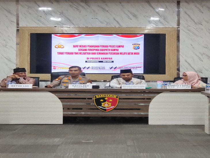 Bersama Kapolres Kampar, Asisten I Setda Kampar Hadiri Mediasi terkait Tindak Pidana Anak Kemanakan Persukuan