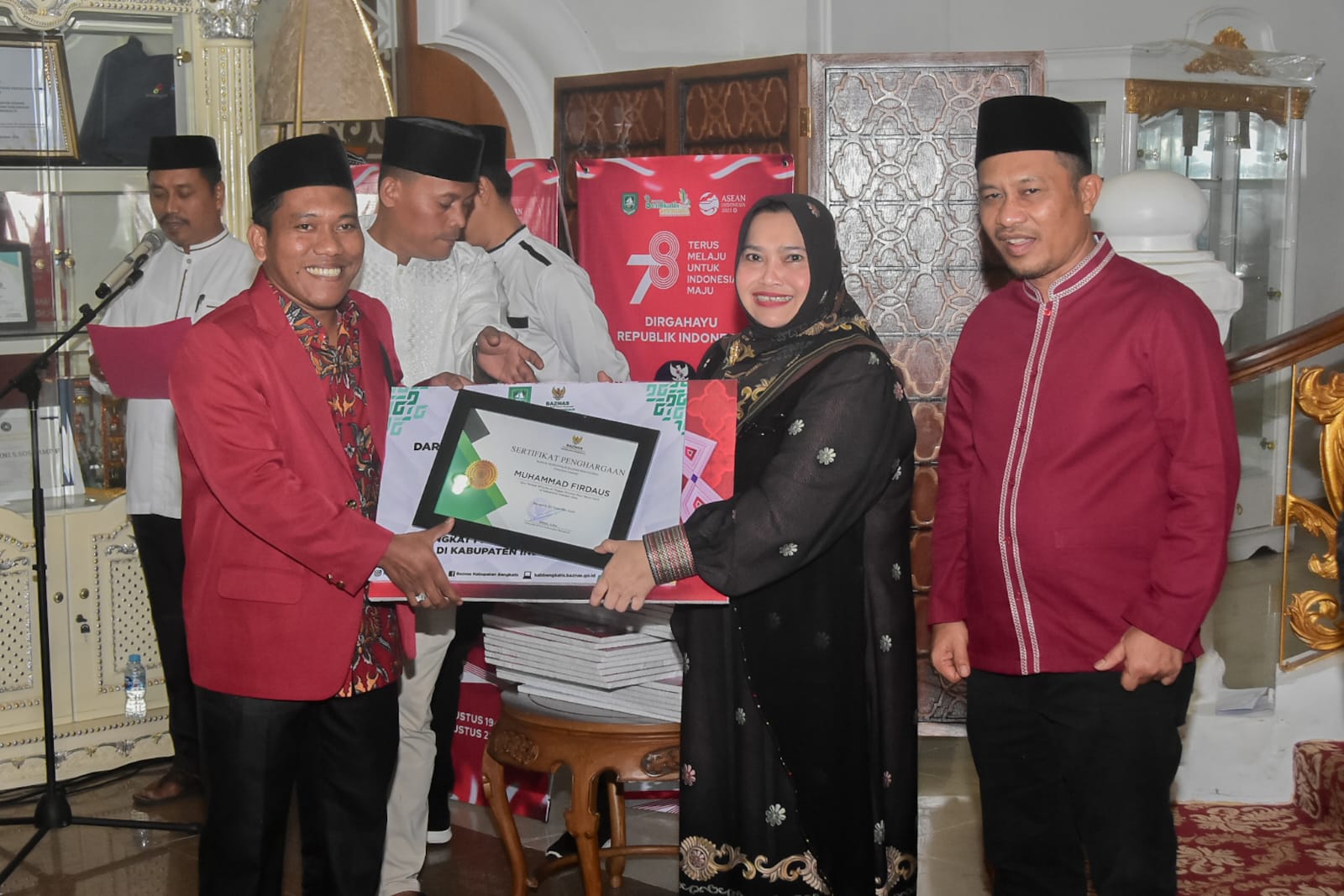 Harumkan Negeri Junjungan Lewat MTQ, Bupati Bengkalis Serahkan Bonus dan Penghargaan