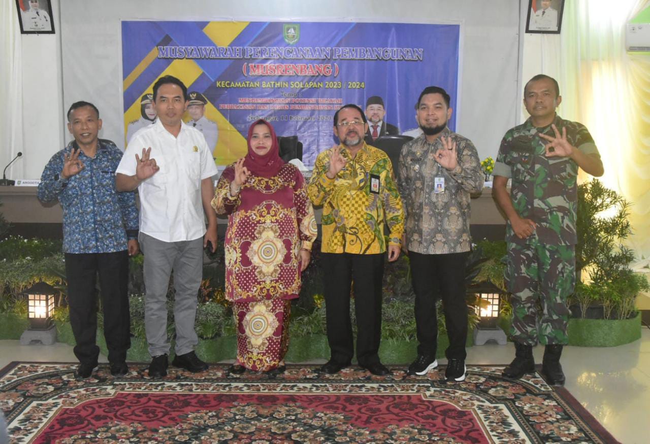 Buka Musrenbang Bathin Solapan, Peningkatkan Kantor Camat dan Jalan Masih Dilanjutkan