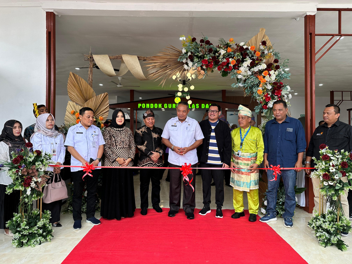 Peluang Ekonomi, Asisten II Pekanbaru Resmikan Pondok Gurih Alas Daun