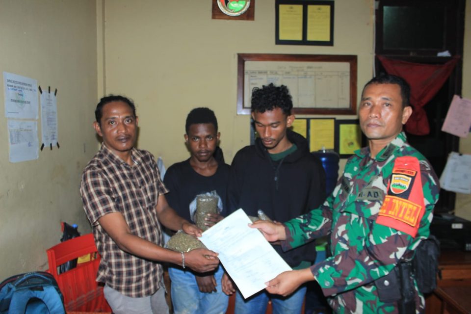 500 Gram Ganja Siap Edar Berhasil Diamankan Satgas Pamwiltasrat RI-PNG Yonif 132/BS