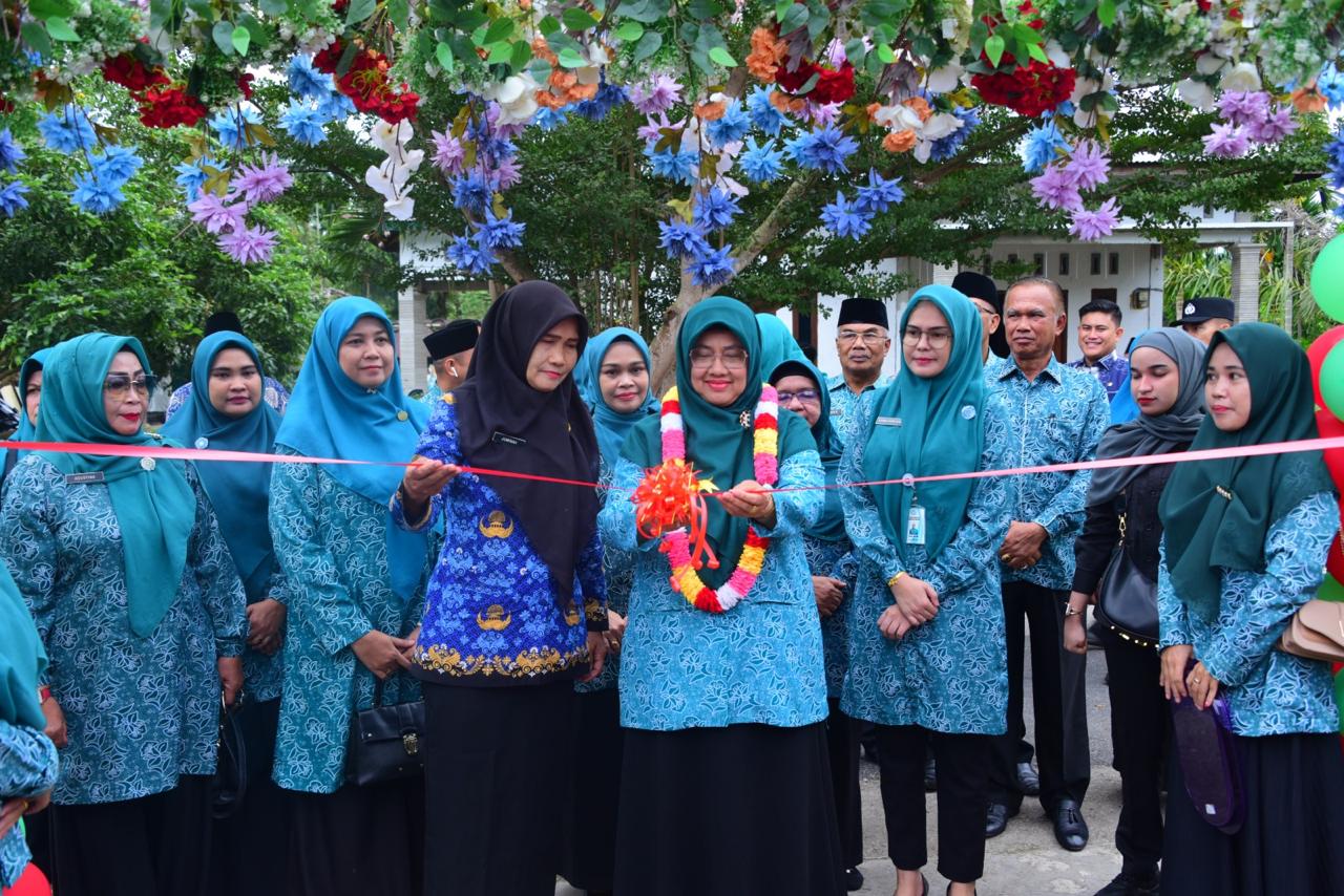 Mantapkan Program PKK Desa, Pjs Ketua TP-PKK Kabupaten Bengkalis Lakukan Monev Desa Jangkang dan Deluk