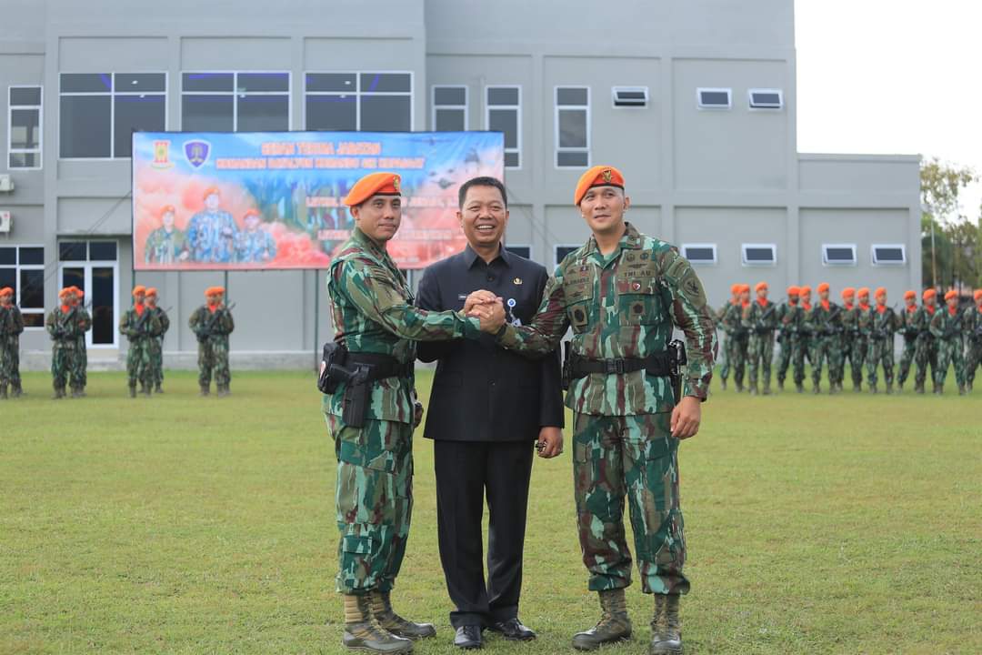Sekda Pekanbaru Ikuti Prosesi Upacara dan Kenal Pamit Komandan Batalyon Komando 462 Kopasgat