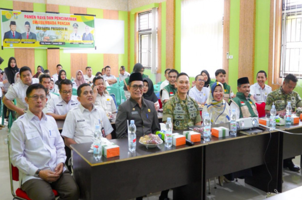 Pemkab Kampar Ikuti Panen Raya Bersama Presiden RI, Dukung Penuh Swasembada Pangan Melalui Zoomeeting