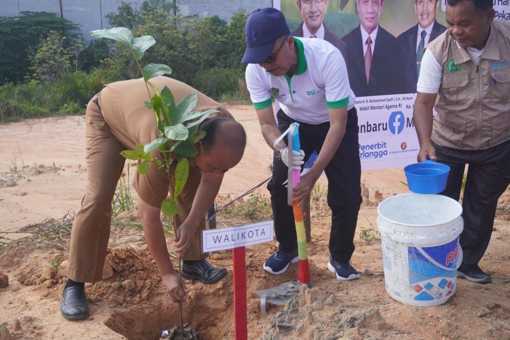 Hari Bumi ke-55, Kemenag Pekanbaru Luncurkan Aksi Nyata Tanam 1 Juta Pohon